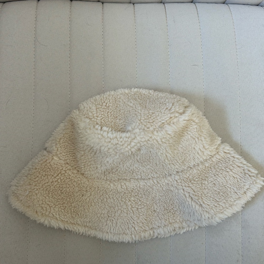 Cozy Cream Women’s Bucket Hat